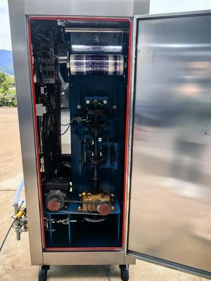 Maschine zur Verpackung von Flüssigkeiten nach dem Typ der Tasche / Maschine zur Verpackung von Flüssigkeiten nach dem Typ der intelligenten Tasche